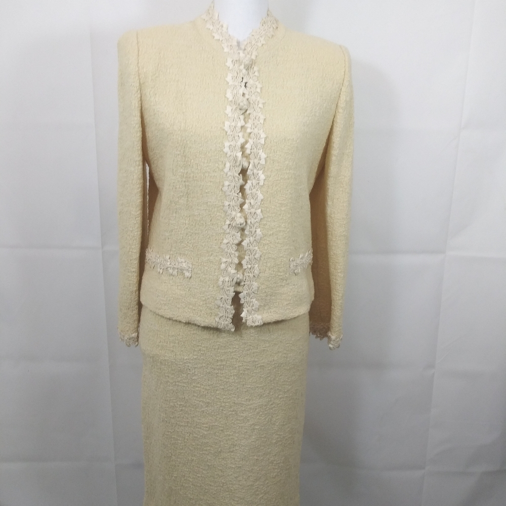 Castleberry knit 2 pc suit